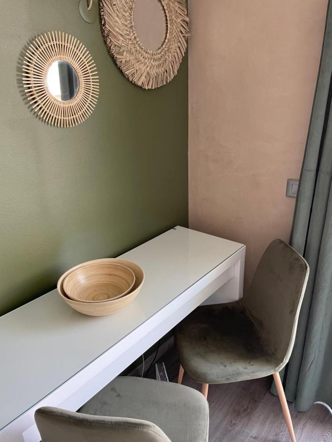La Room: Seaside Apartment + Terrace + Parking Menton Exteriör bild