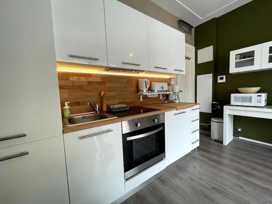 La Room: Seaside Apartment + Terrace + Parking Menton Exteriör bild